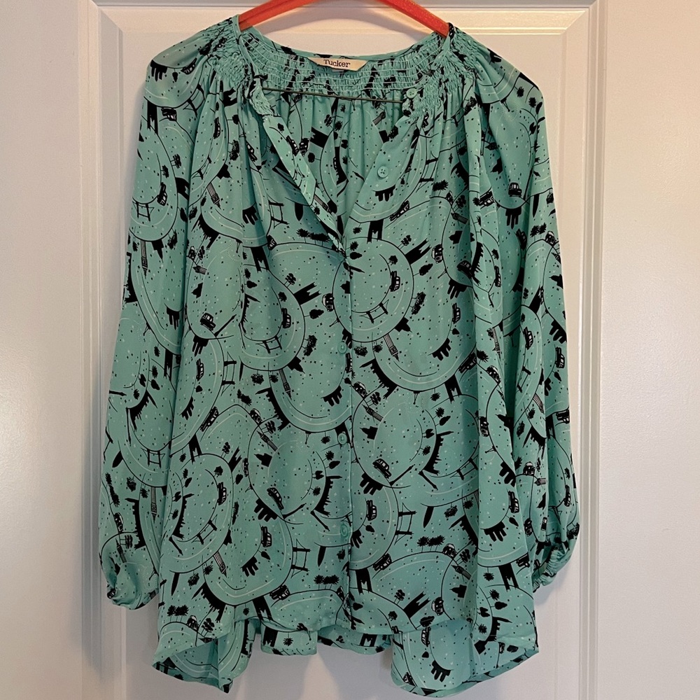 Classic Tucker blouse. London theme. Size S